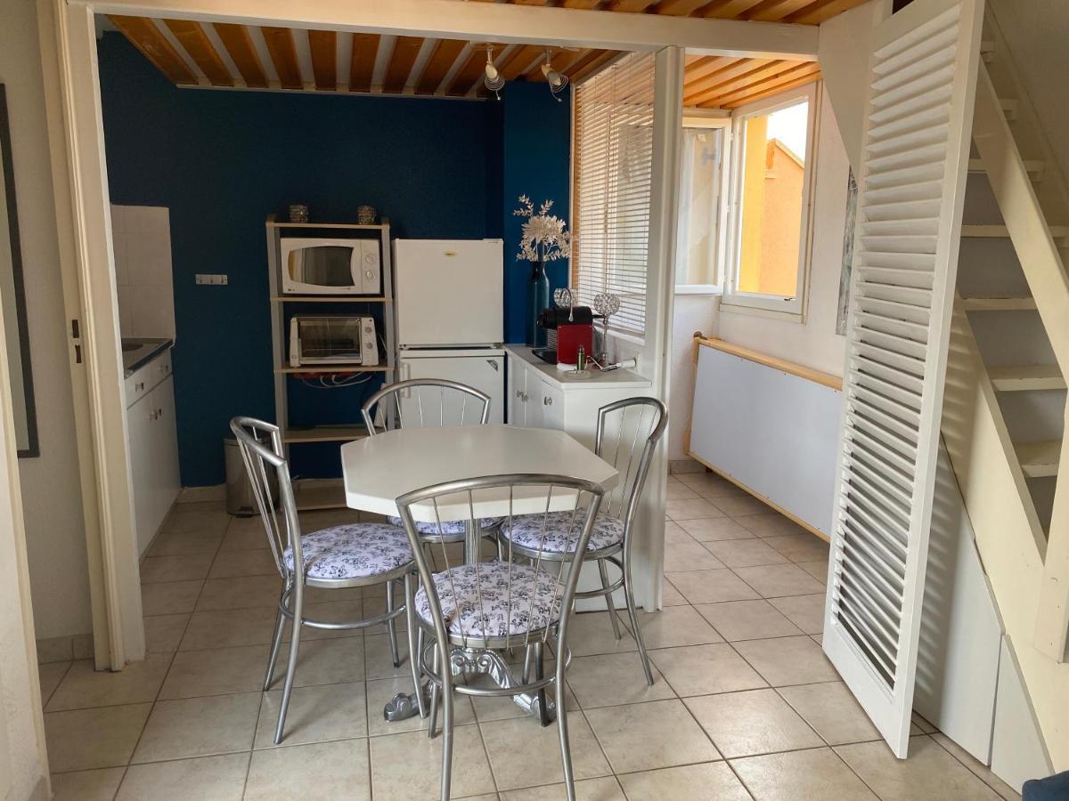 Joli Appartement Mezzanine Avec Parking La Roquille Agde Exterior photo